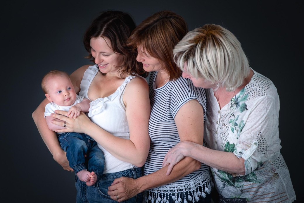 Rodinne_foceni_zeny_z_jednoho_rodu_4_generace08