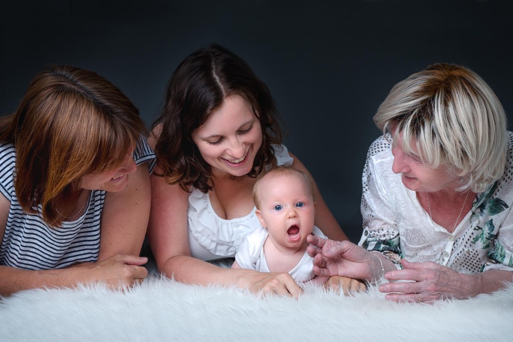 Rodinne_foceni_zeny_z_jednoho_rodu_4_generace10