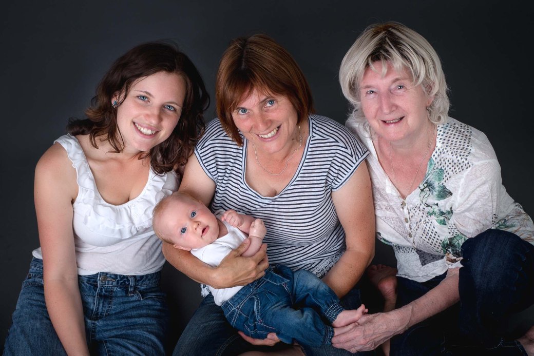 Rodinne_foceni_zeny_z_jednoho_rodu_4_generace14