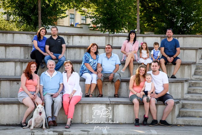Velka_rodinna_fotografie.jpg