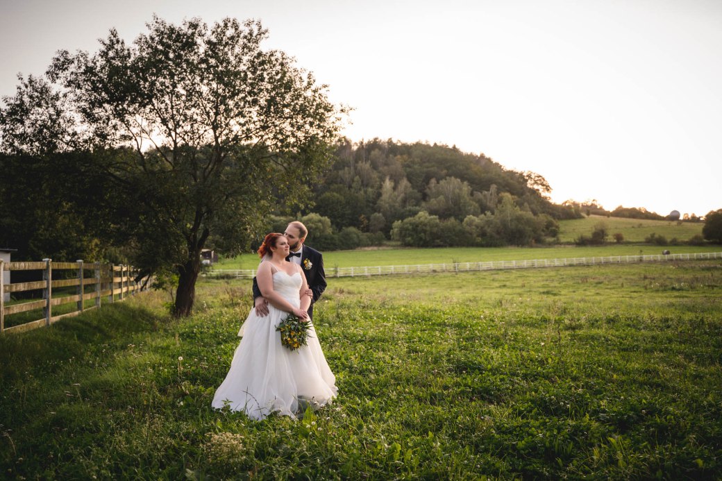 Svatba_mlyn_stribrna_skalice_svatebni_fotograf_070