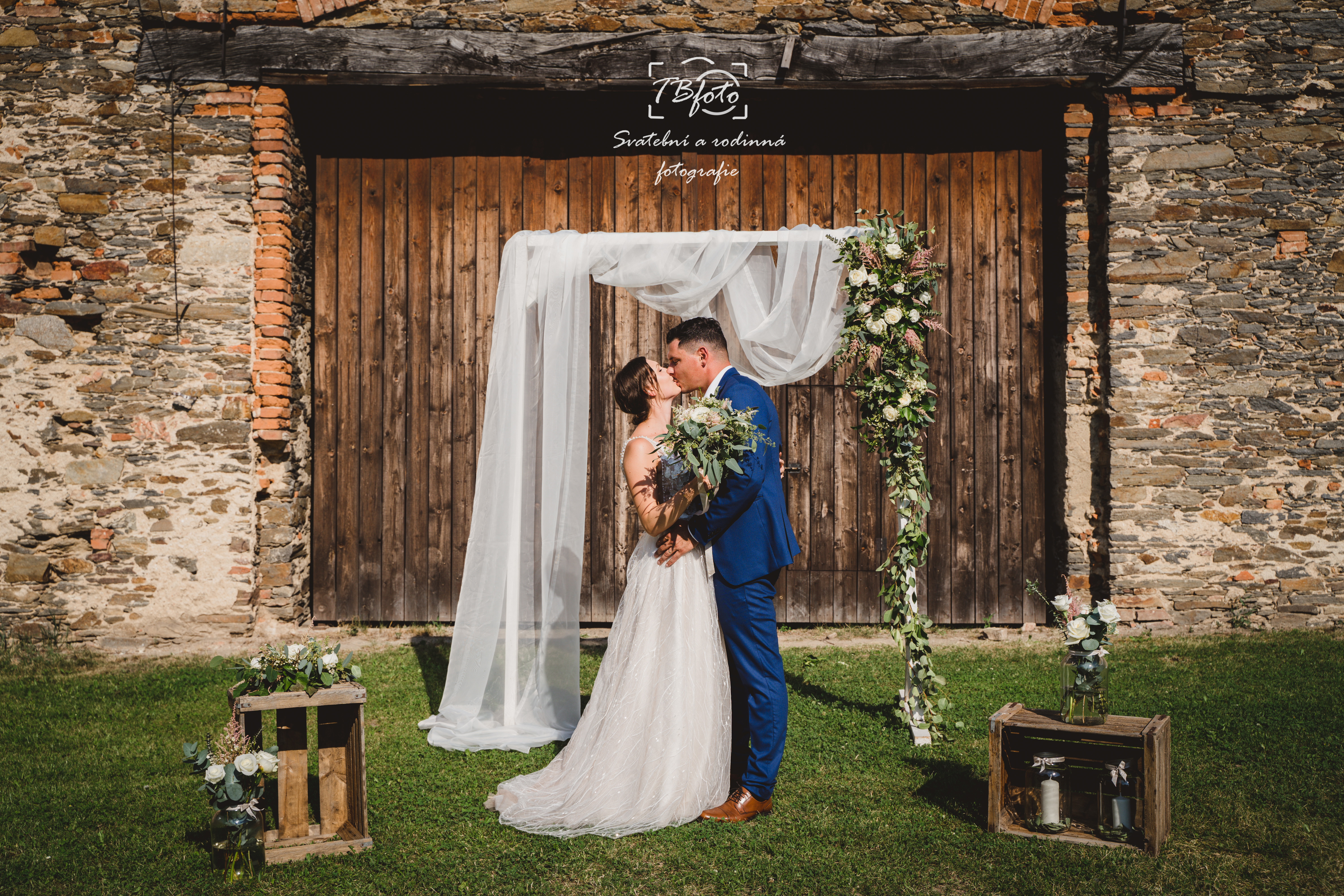 Svatebnoi_fotograf_svatba_dvur_krechor_kolin