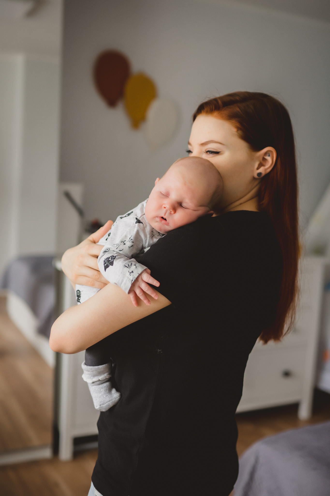 Lifestyle_newborn_foceni_mininek_v_pohodli_dom_ova003